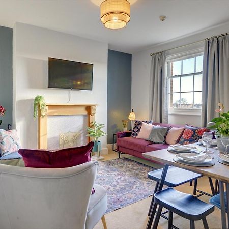 Regency Nest By Spa Town Property - Stylish 3 Bedroom Apartment On 2 Floors, Central ليمينغتون المظهر الخارجي الصورة